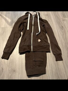 Brown Sweatsuit Set
